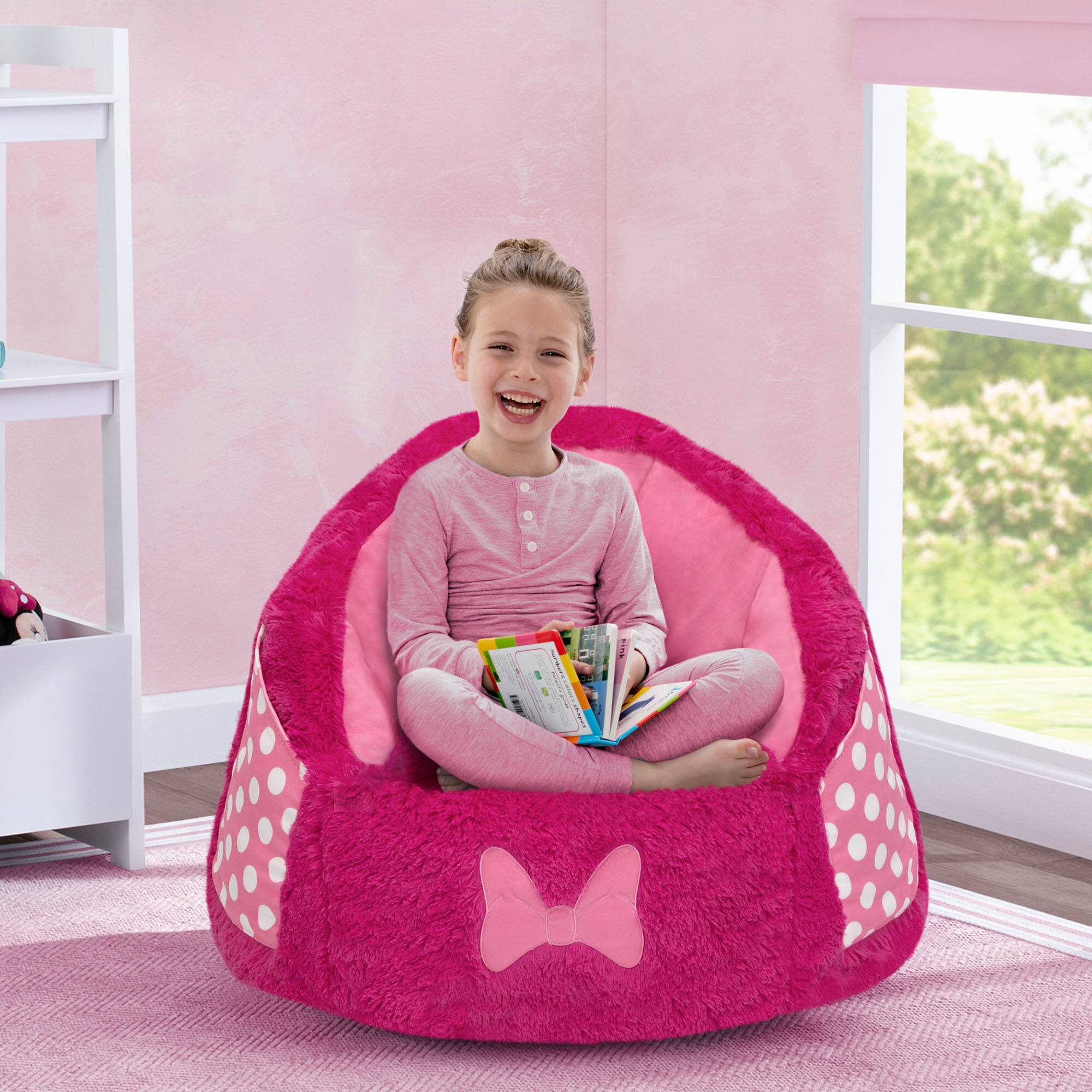 Disney® Minnie Mouse Cozee Fluffy Chair